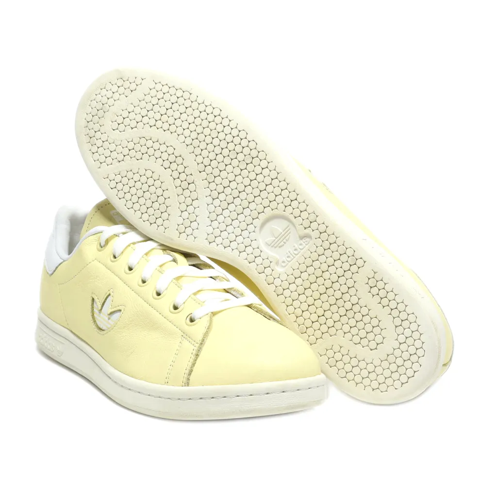 Adidas Stan Smith Low-Top Sneakers Leather Yellow Colour For Men