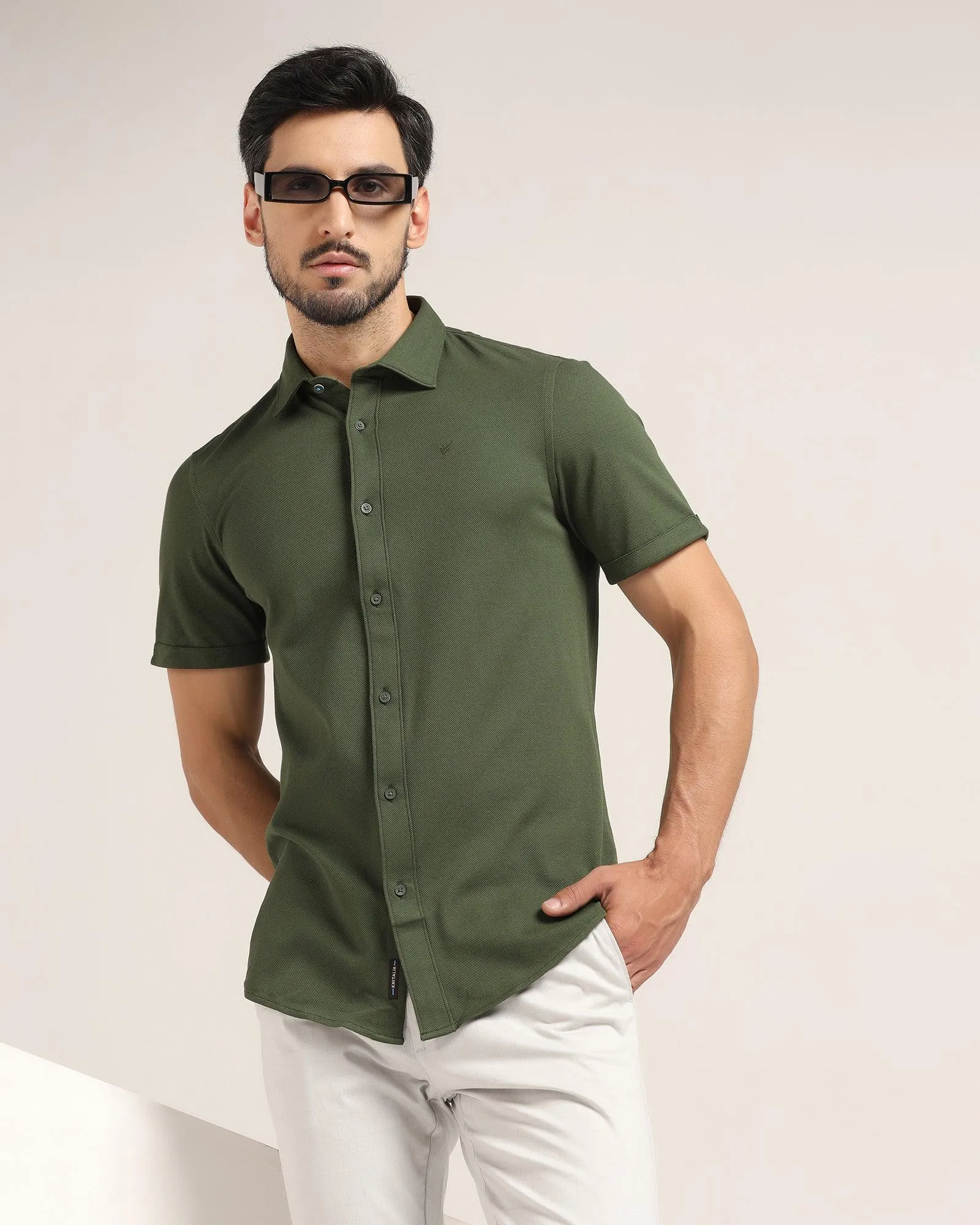 Formal Half Sleeve Green Solid Shirt - Pareto